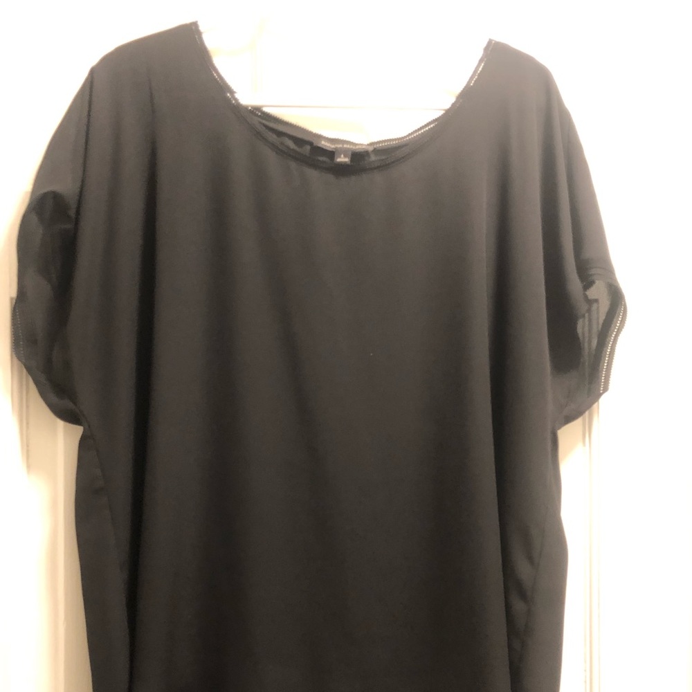 Women’s short sleeve blouse
